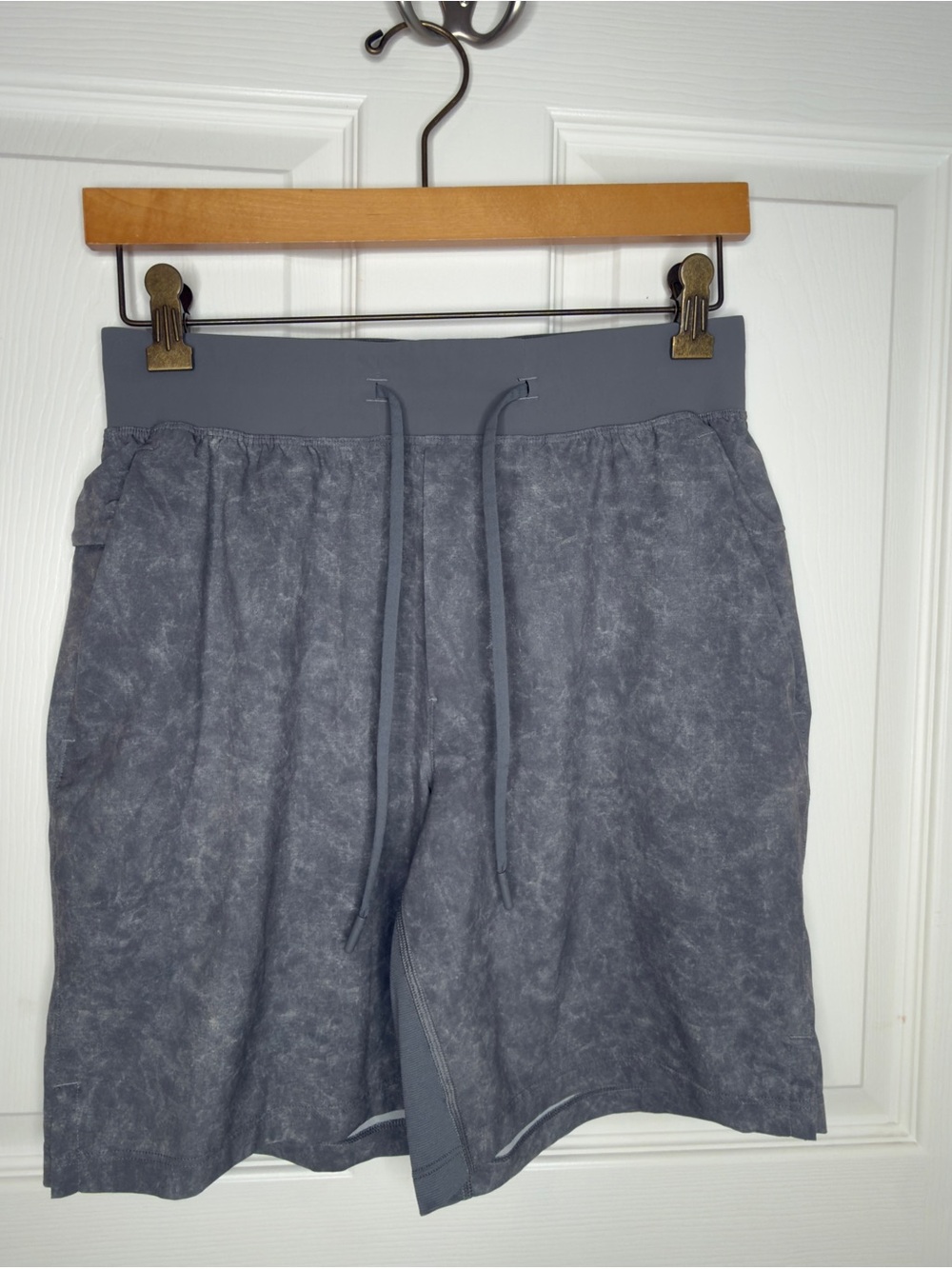 Lululemon T.H.E. 7” Linerless ShortGray Gravel Dust Asphalt Small